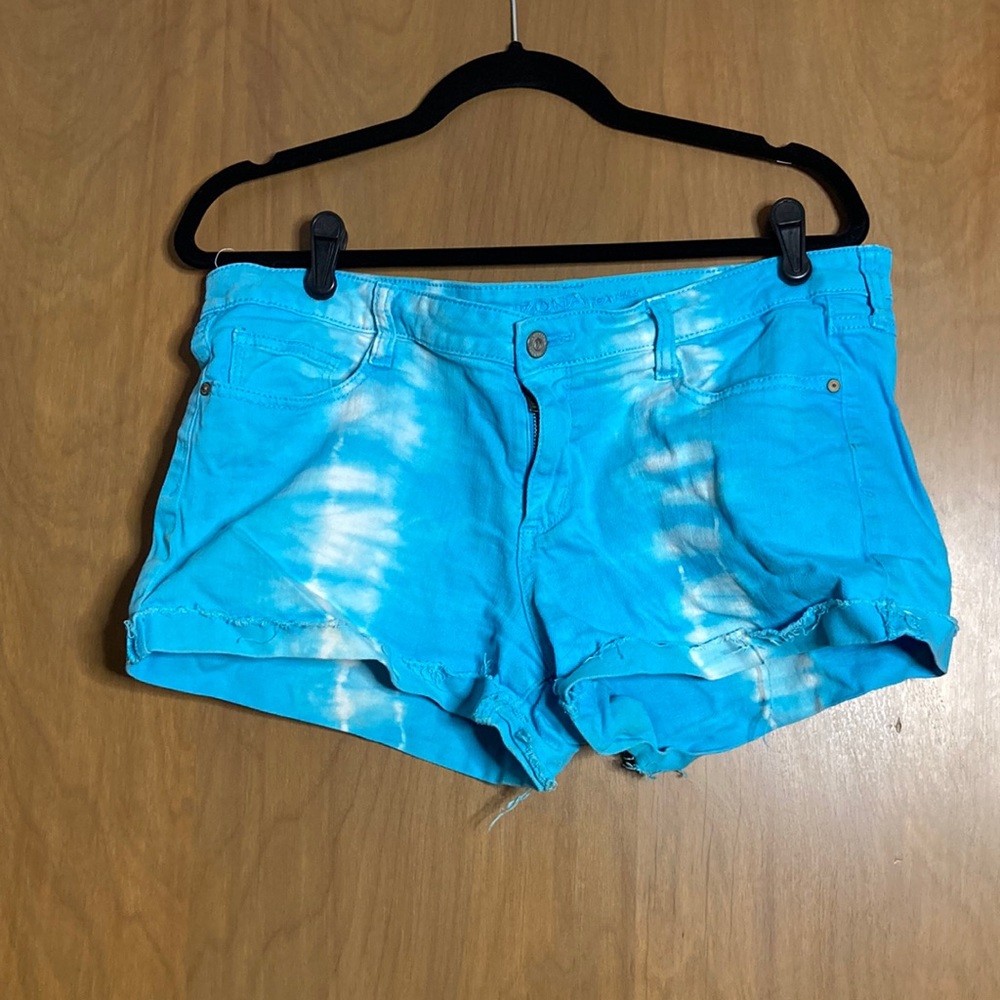 Arizona size 15 tie dye denim shorts